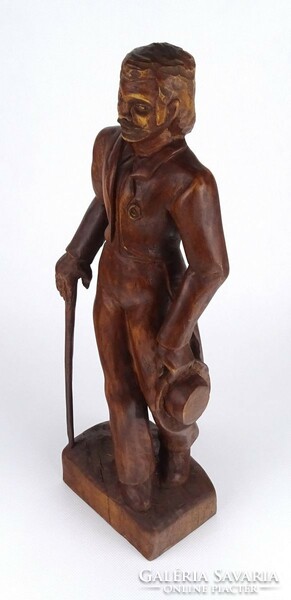 1I733 man in hat in tailcoat with walking stick wood carving 40.5 Cm