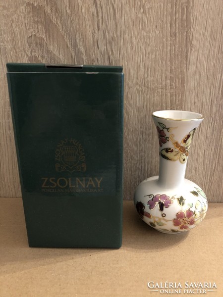 Zsolnay váza , pillangó mintás eredeti dobozában