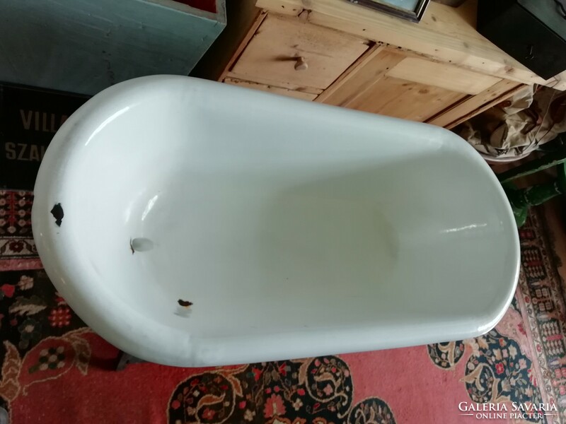 Children's bathtub, enameled baby bathtub from the middle of the 20th century, usable bathtub