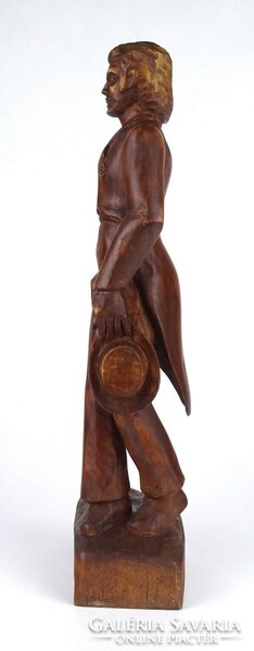 1I733 man in hat in tailcoat with walking stick wood carving 40.5 Cm