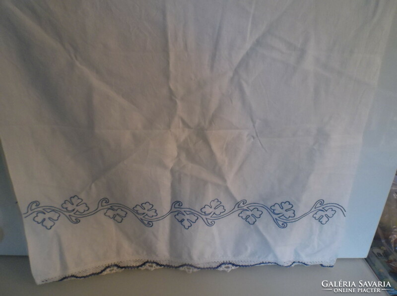 Tablecloth - hand embroidery - old - 112 x 61 cm - patterned on both sides - Austrian - flawless