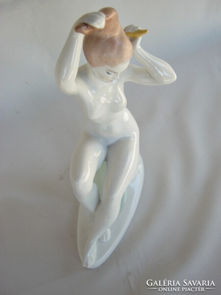 Aquincumi large size porcelain dressing female nude