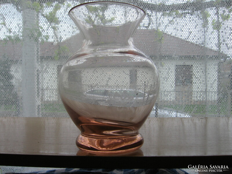 Kézműves üveg rózsaszín váza