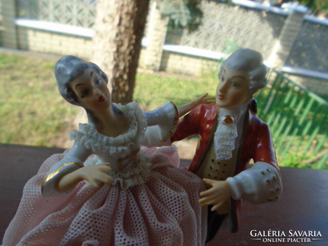 Porcelain - aristocratic couple in lace dress - dresden pre-war piece extra rare piece stand nice work