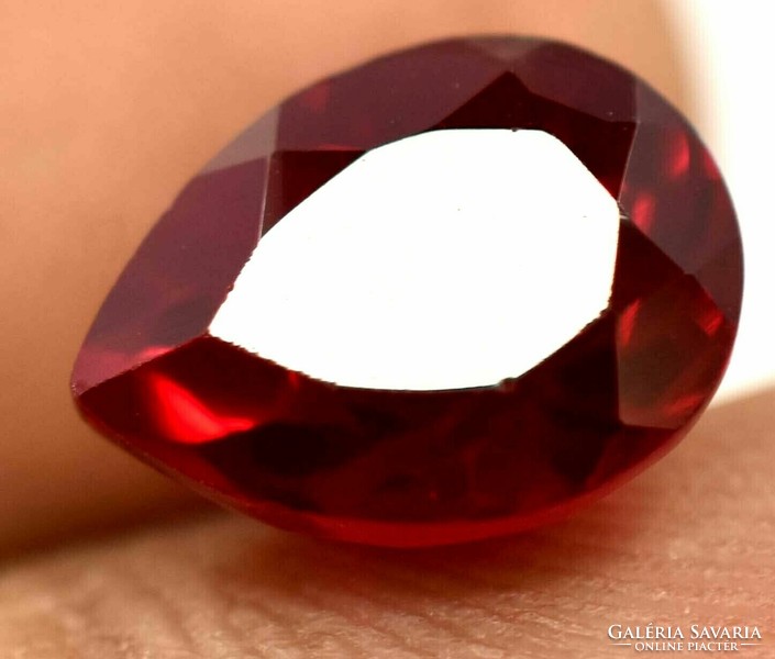 Burmese ruby 4,05ct heat treated gemstone