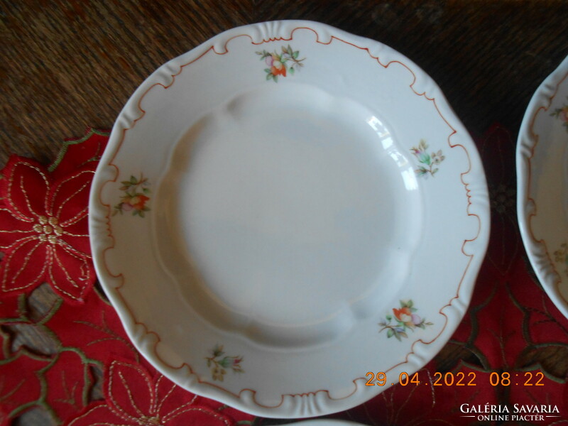 Plate of Zsolnay wild rose pattern cake