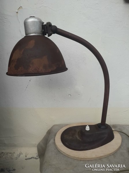 Old rusty lamp / new wire.