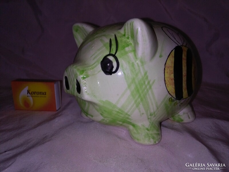Ceramic pig money box