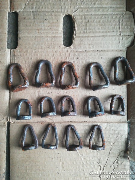 14 pcs cast iron hanger
