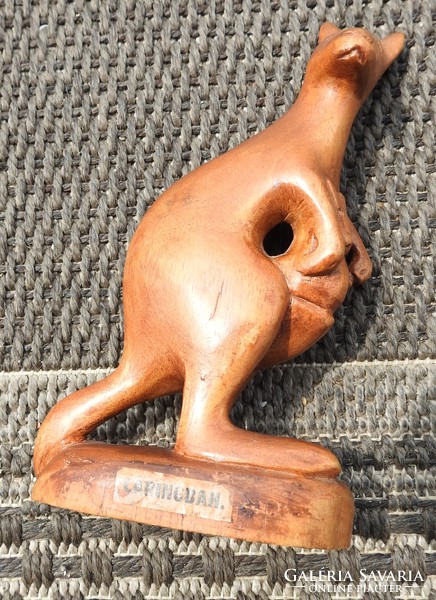 Old Australian wooden carved kangaroo with its cub - wooden sculpture
