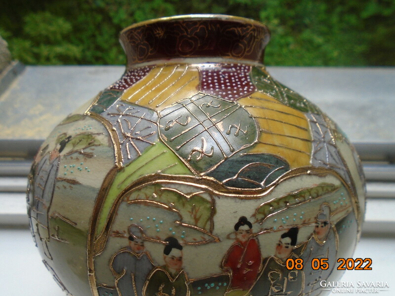 Hand-painted multi-person, panoramic, convex gold enamel with contours, oriental satsuma vase with lid