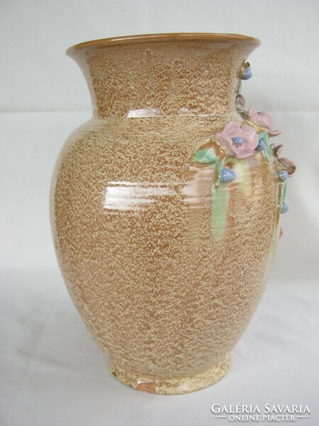 Komlós kerámia virágokkal díszített nagy méretű váza