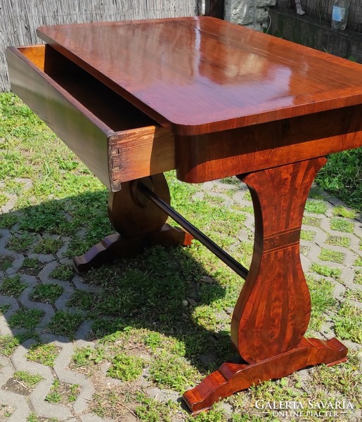 AntikBiedermeier Lantlàbú asztal fiókos íróasztal konzol asztal 1800-as évek.különleges furnér !