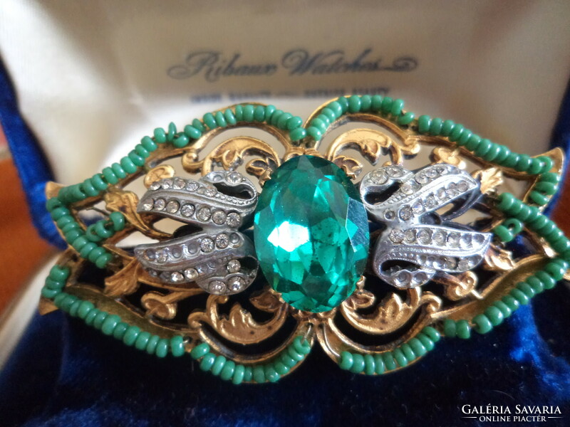 Giant _antik filigree brooch with green stones and beads