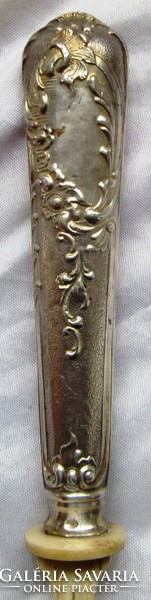 Ezüst nyelű csont/szaru/ kanál, hossza 25 cm.