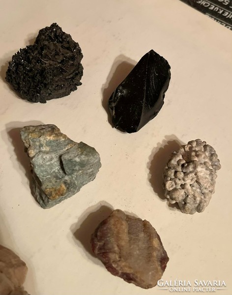 6 kagyló + 5 ásvány