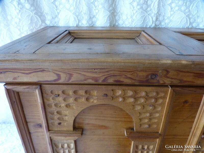 Old small pine chest.