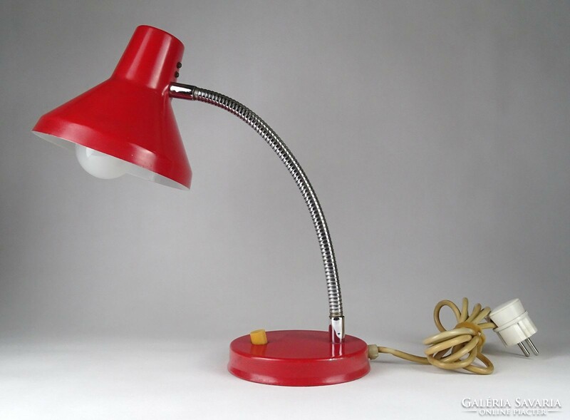 1I767 Retro szarvasi íróasztali piros fém lámpa