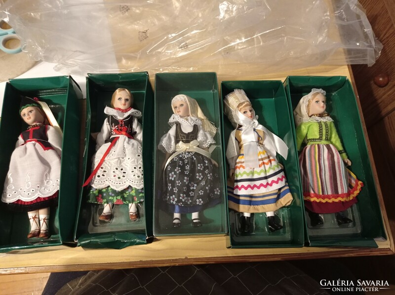 On sale until June 8!! 20 Cm folk doll collection