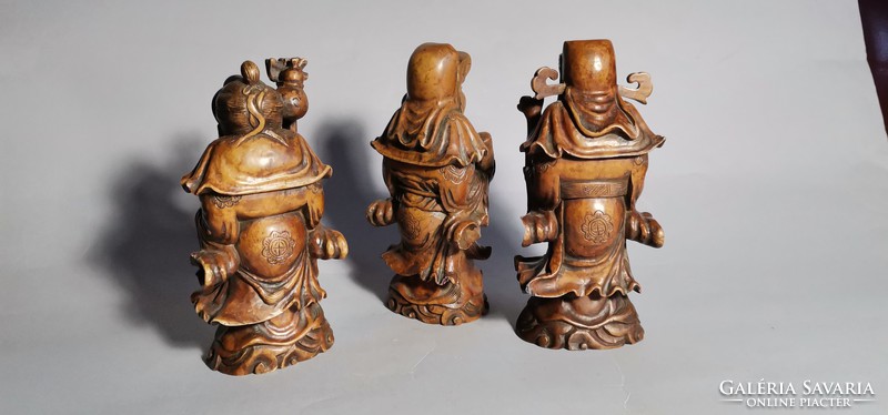 3 Chinese deity figure