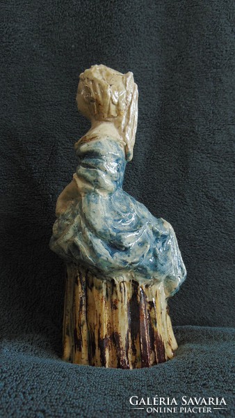 Antik iparművészi kerámia hölgy szobor