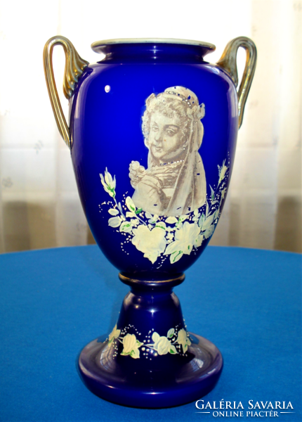 Art Nouveau blown glass vase decorated with female portrait (late 1800s)