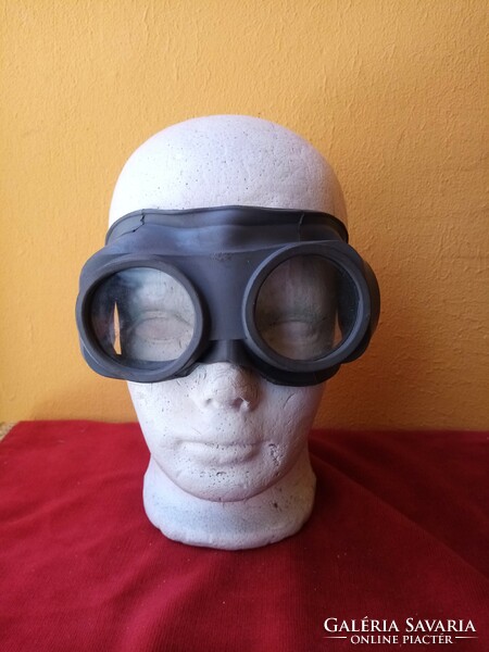 Veteran motorcycle goggles - cop? -