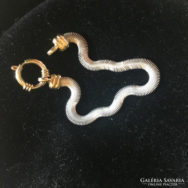 Fashion jewelry with bracelet-gold plated clasp, anti-allergenic metal snake chain