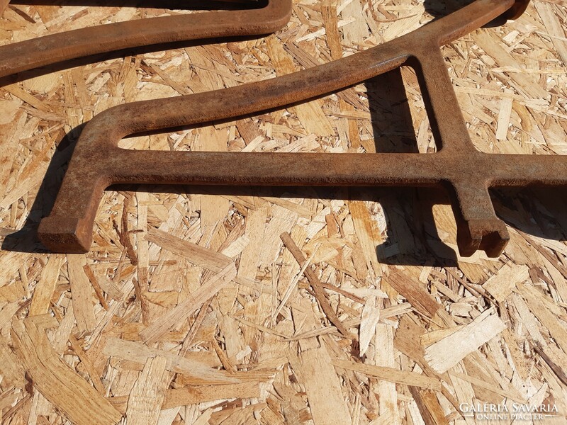 Antique cast iron bracket