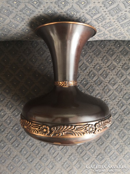 Retro craftsman copper decorative vase