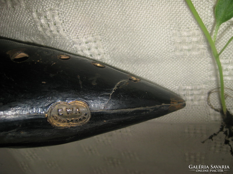 Antik   bécsi  EWA  ,   okarina  ,  AS / 8      jelzett   16  x 9 cm