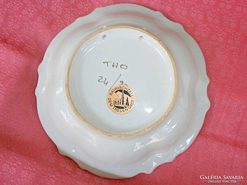 Wall ceramic plate