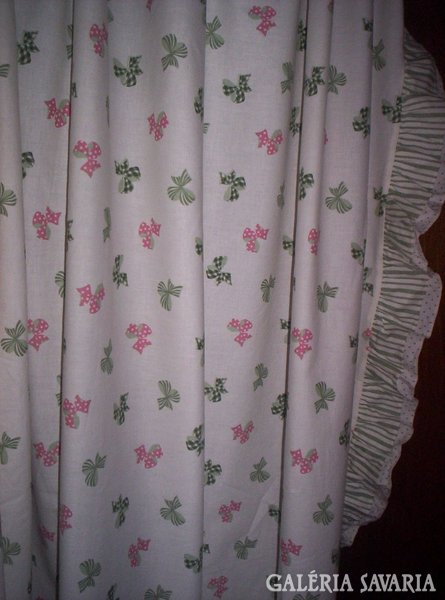 140 X 280 cm patterned, ruffled curtain x