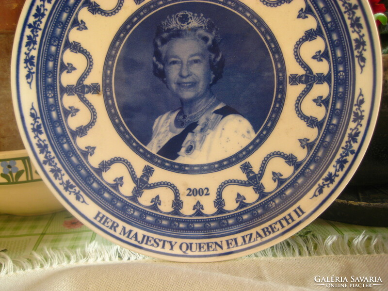 II. Erzsébet   ,  Wedgwood  porcelán  223 mm