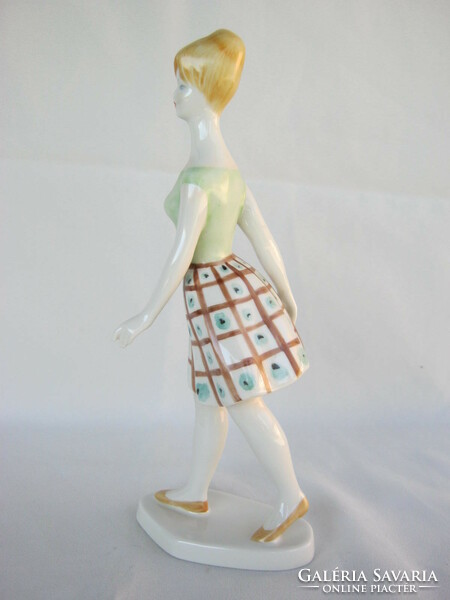 Retro ... Raven house porcelain figurine nipple girl in plaid skirt large size 25 cm