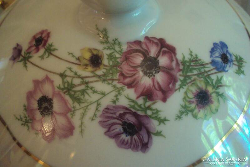 Gyönyörű mályvavirág mintás,eozin mázzal irizáló,aranyozással díszített leveses tál és szószos.