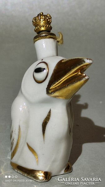 Aranyozott fehér porcelán koronás holló figurális parfümös parfümtartó