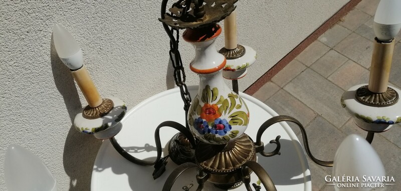Flemish hand-painted 5-branch chandelier with porcelain insert in beautiful condition. Negotiable !!