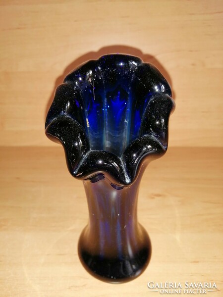 Fodros szélű kék szakított üveg váza 15,5 cm (20/d)
