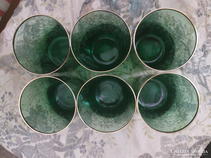 Emerald green hand-gilded glasses