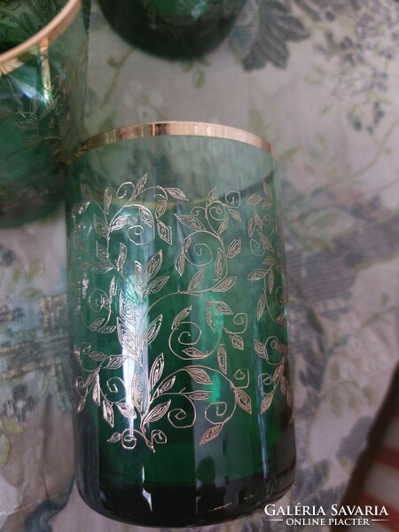 Emerald green hand-gilded glasses