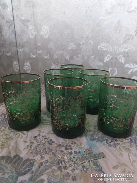 Emerald green hand-gilded glasses