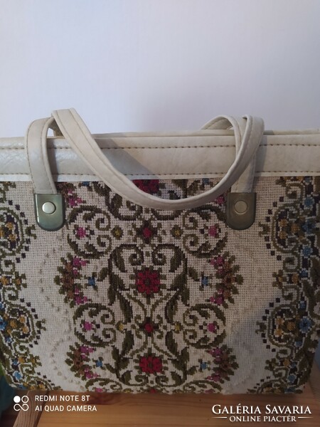 Vintage women's handbag for sale