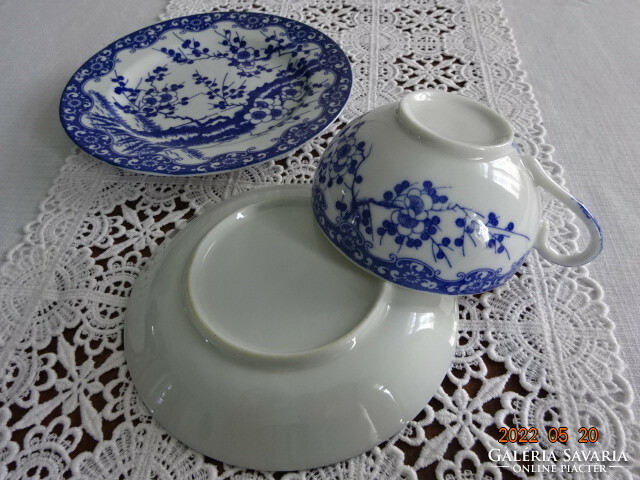 Japanese porcelain breakfast set, the diameter of the small plate is 17.5 cm. He has!