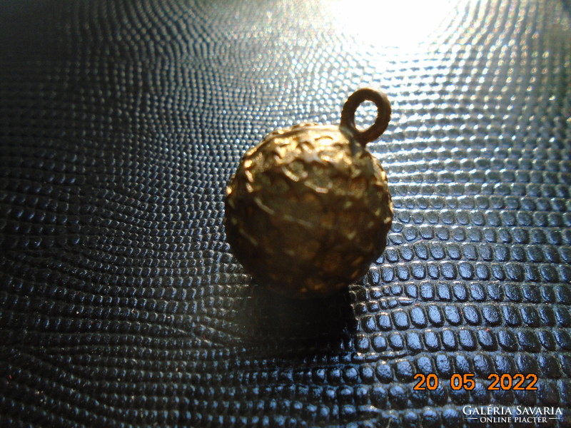 Gilded embossed with stars, spherical pendant