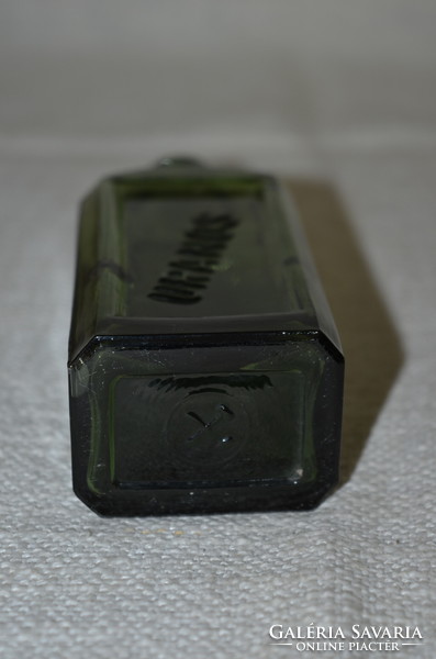 Uranium glass (dbz 00125)