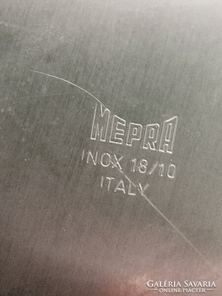 Mepra olasz 18/10-es rozsdamentes acél kétszintes elegáns kínáló