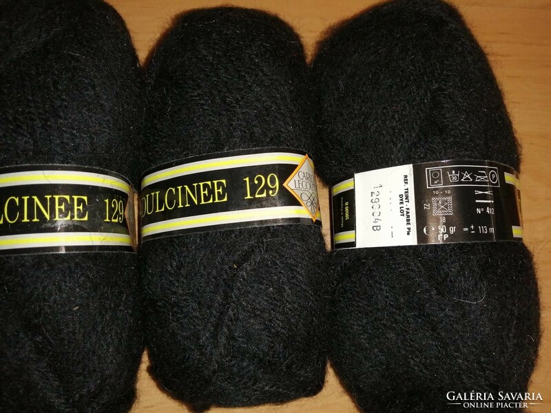 Black yarn 5 * 50 g
