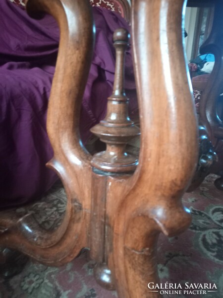 Meseszép kézi faragasú antik bécsi barokk ovális asztal