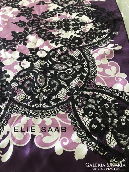 Elie Saab selyemkendő csipkeszerű fekete mintával, 87 x 87 cm
